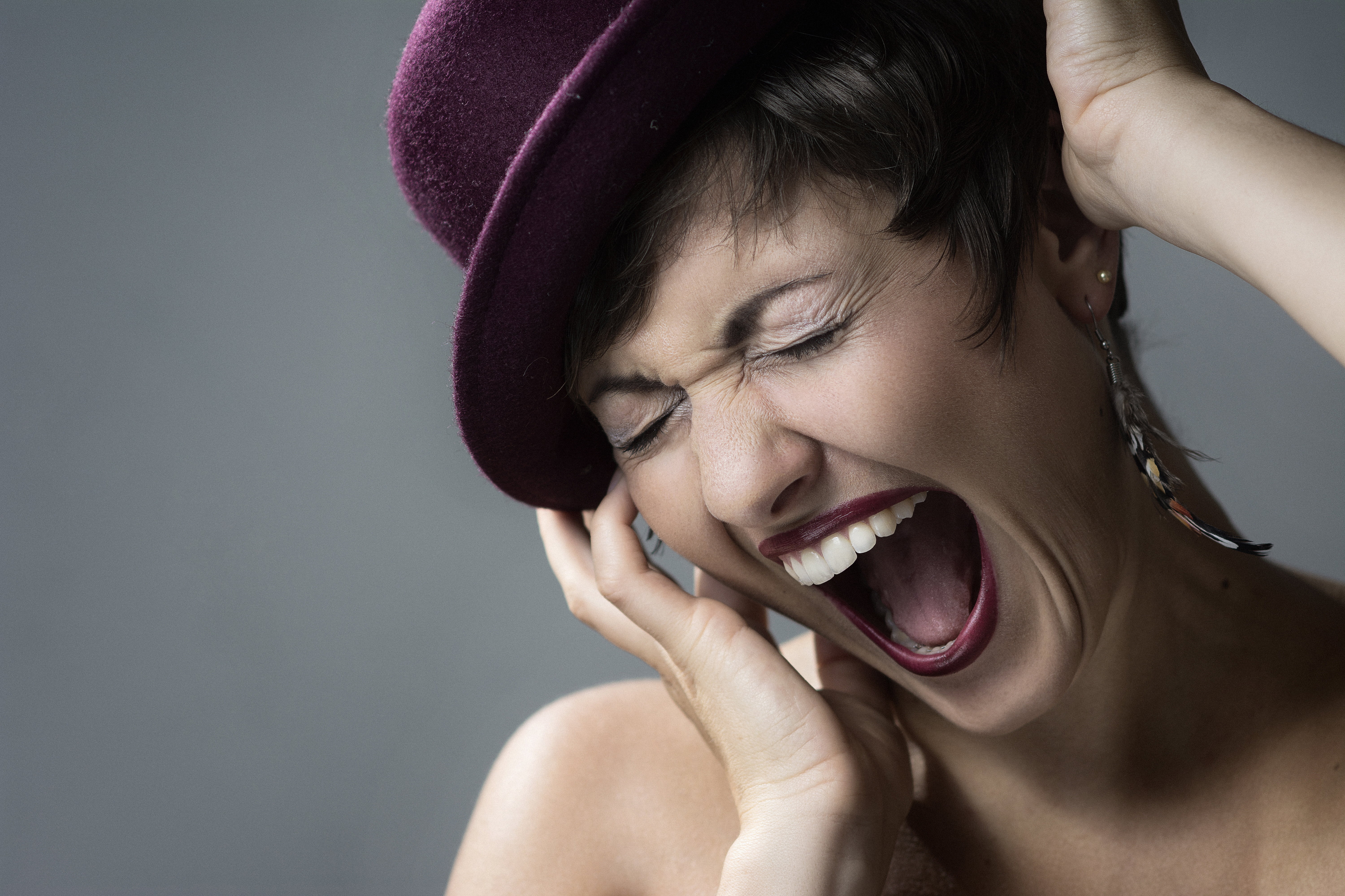 Wallpaper, beauty, hat, fashion, model, emotion, Scream, singer, vocalist, emotional 6000x4000