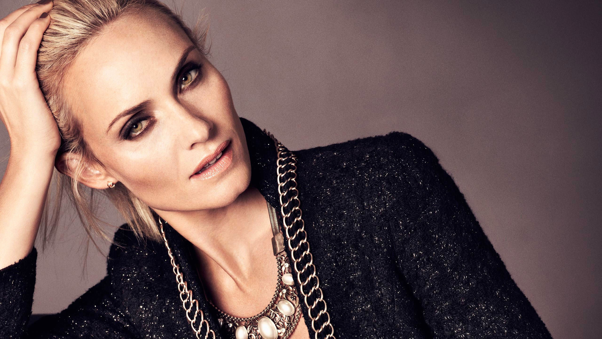 Amber Valletta Widescreen