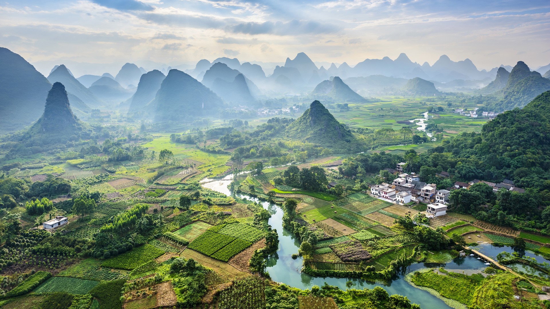 Landscape of Guilin, Li River and Karst mountains, Yangshuo, Guangxi, China. Windows 10 Spotlight Image