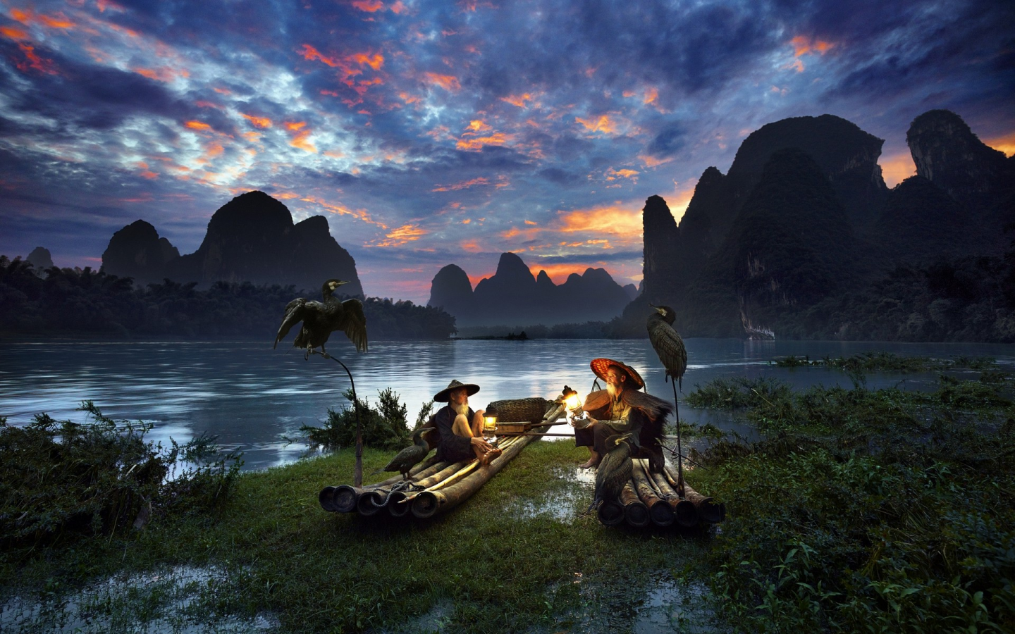 Download 1440x900 guilin, men, fisher, china, landscape, nature, mountain, sky, river, clouds, boat, bird Wallpaper