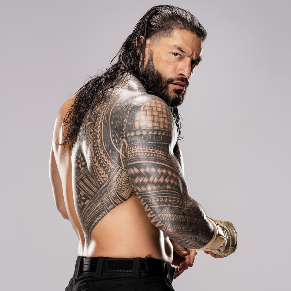 Roman Reigns Source. Roman Reigns Fansite's tweet photo Via WWE's Facebook #RomanReigns #RomanEmpire #TribalChief #HeadoftheTable #WWE #Smackdown #MITB