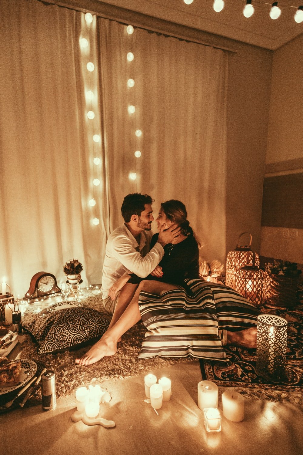 How To Set Up A Romantic Night At Home