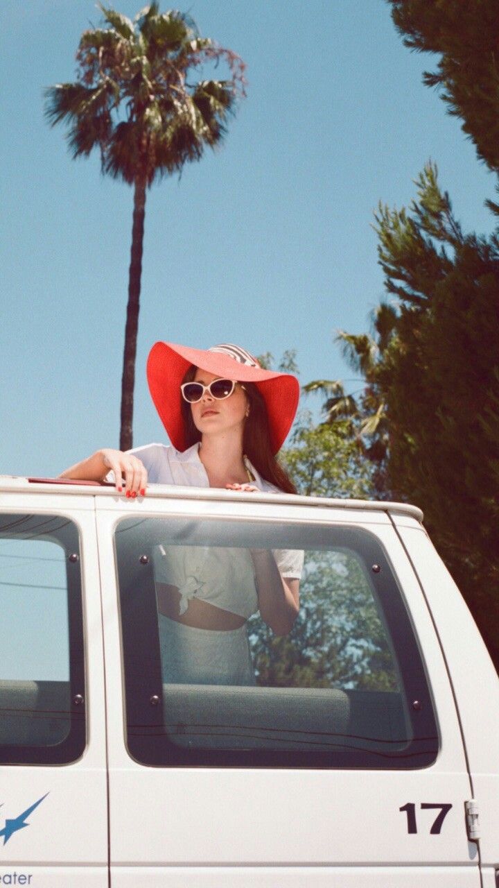 lanadelrey #lizzygran #lanadelreywallpaper #lanadelreyfondodepantalla #borntodie #paradise #ultraviolence #ho. Lana del rey, Lana del rey honeymoon, Lana del ray