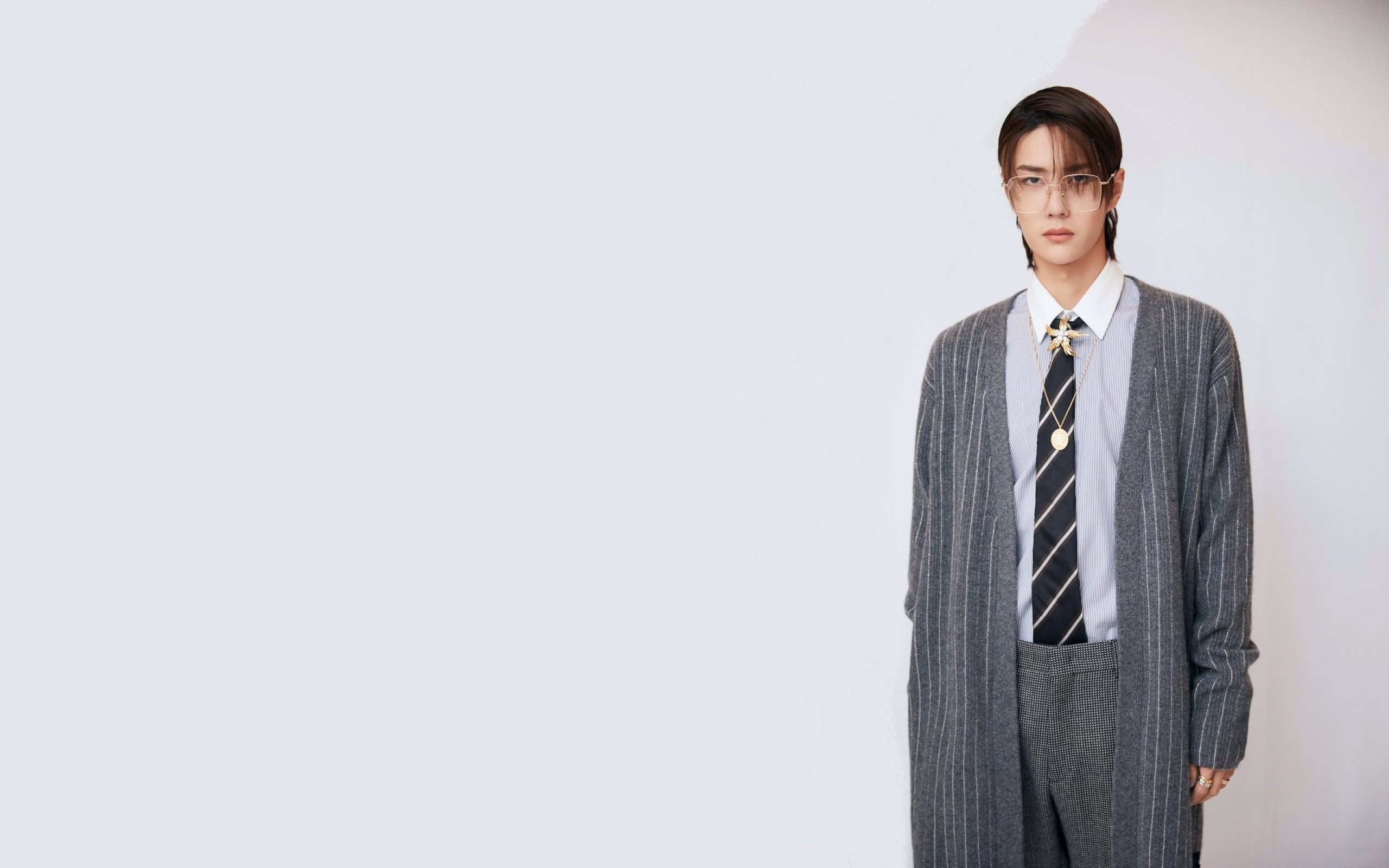 Download 2560x1600 Asian Man, Wang Yibo, Glasses, Necktie, Handsomechinese Actor Wallpaper for MacBook Pro 13 inch