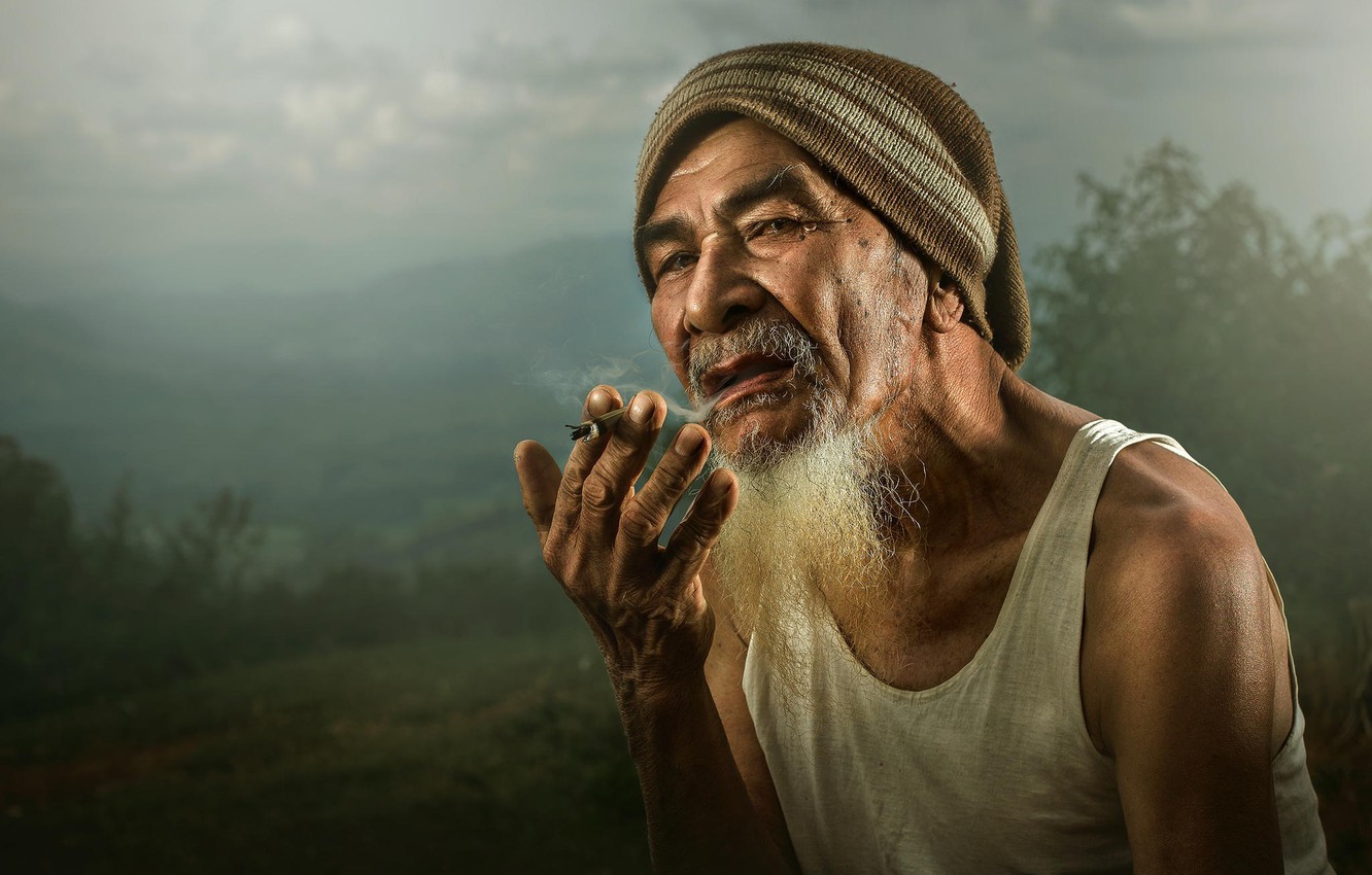 Wallpaper eyes, look, hat, hand, Mike, cigarette, the old man, fingers, beard, smokes, smoking, looks, hat, eyes, cool, look image for desktop, section мужчины