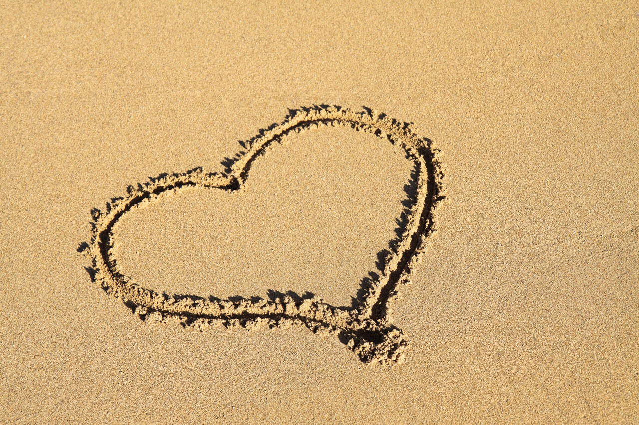 Wallpaper, sea, shore, sand, love, heart, beach, text, necklace, coast, circle, shapes, symbols, romantic, romance, chain, number, font 1280x853