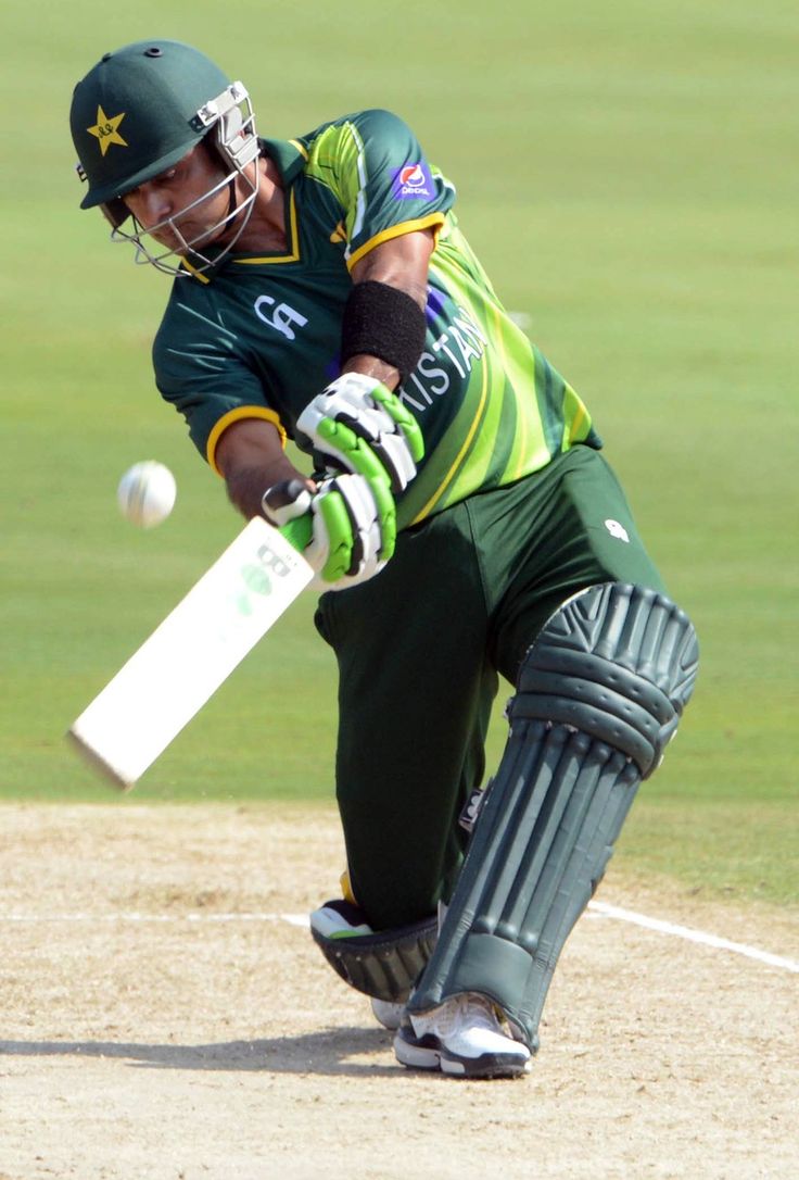 Mohammad Hafeez (Pak) 86 on vs South Africa, 2nd T20I, Centurion, March 2013. World wallpaper, Black and white google, Paks