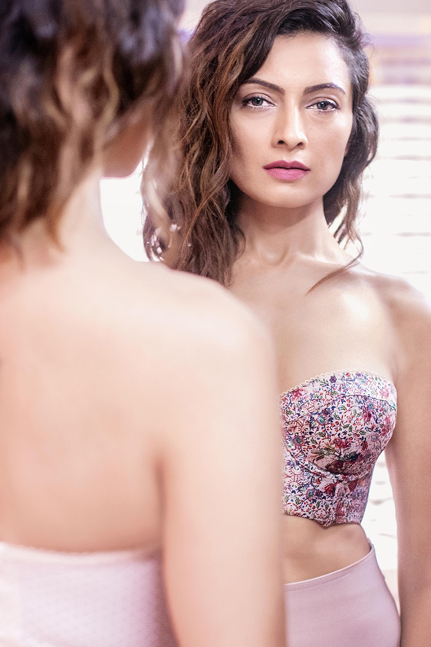 Glamorous Picture of Manikarnika Actress Unnati Davara