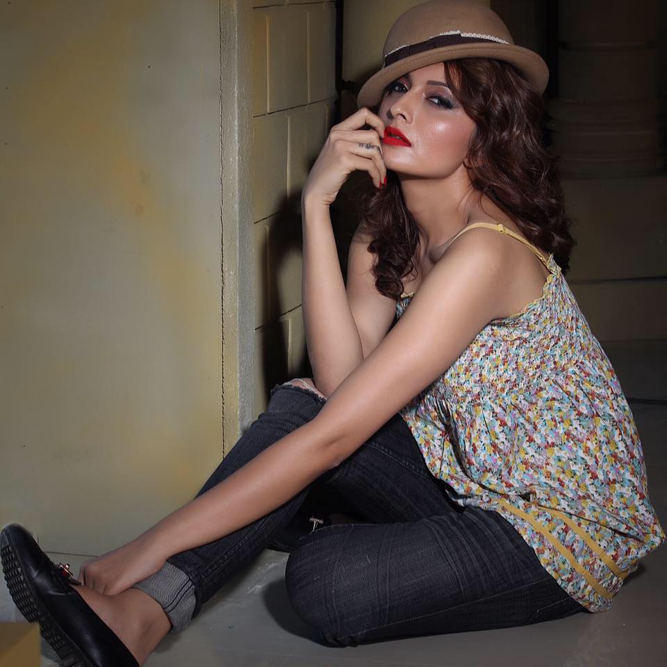 Hot Bollywood Actress Unnati Davara Latest Photo Gallery