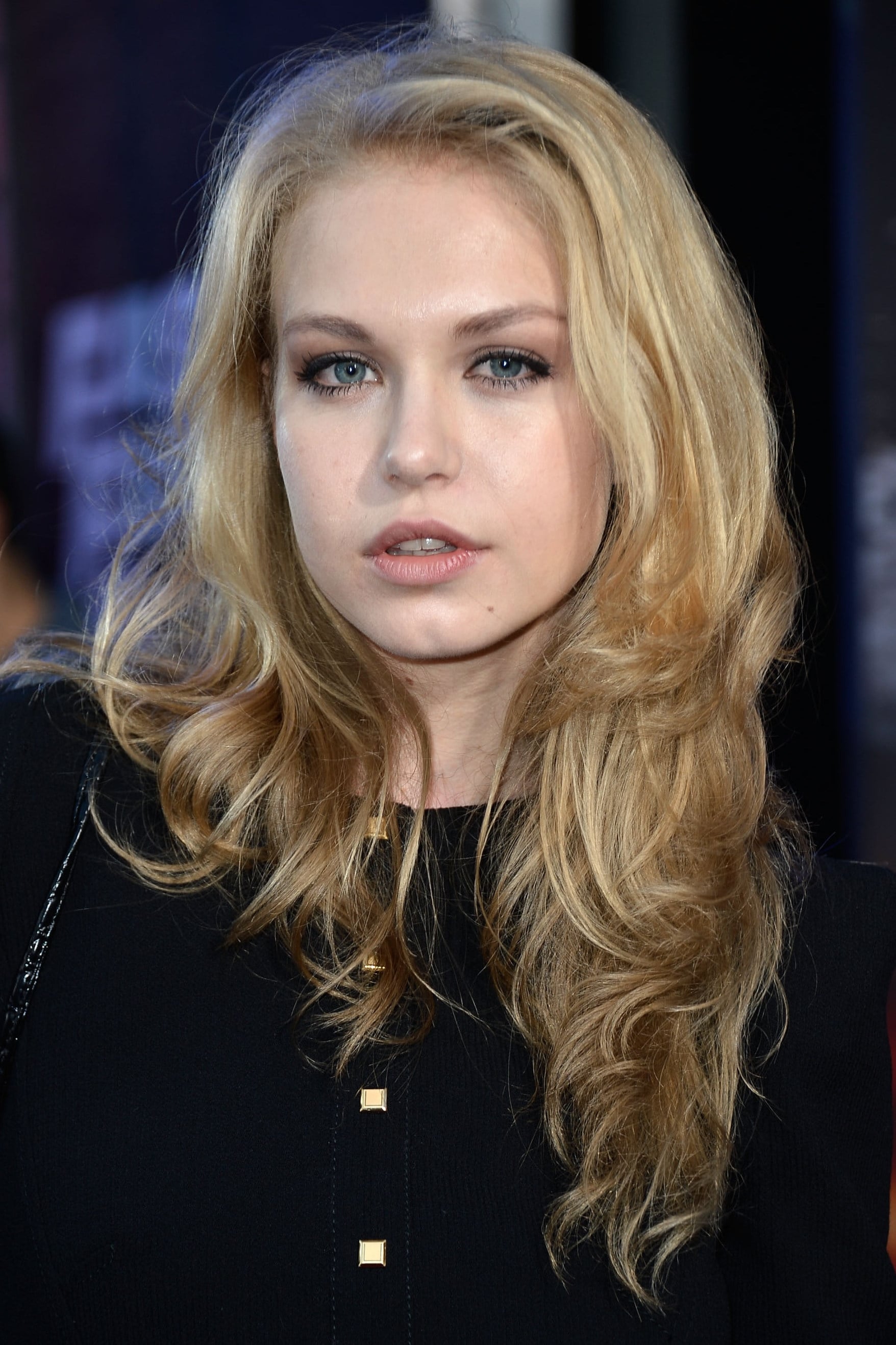 Populer Picture of Penelope Mitchell