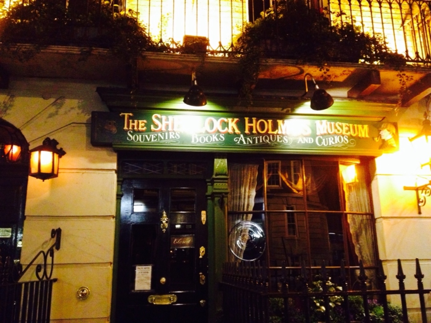 Today 221b Baker Street In London Actually Does Exist