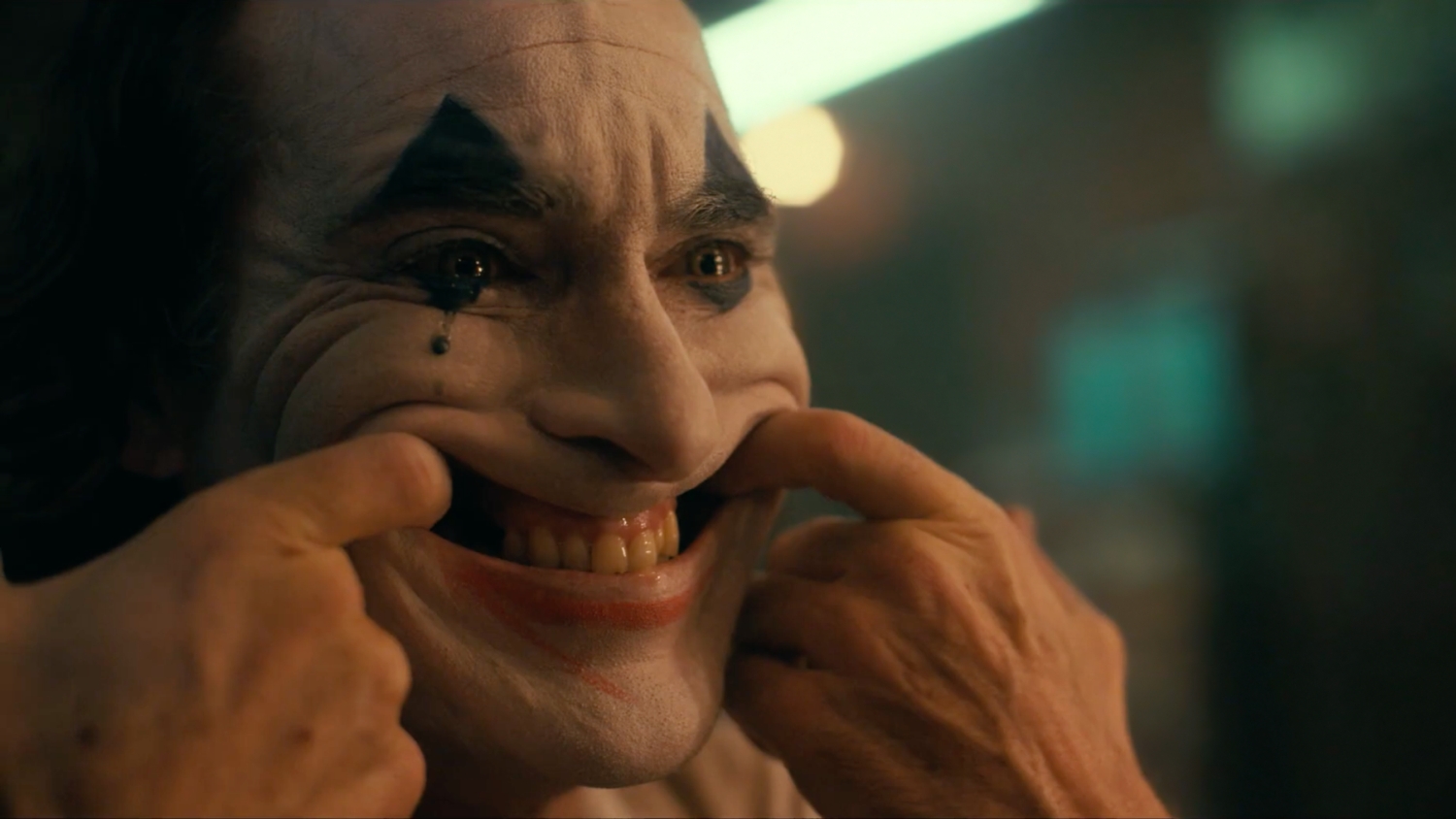 Wallpaper, Joker 2019 Movie, Joaquin Phoenix, men, movies, film stills, makeup, smiling, crying, depth of field 1500x844