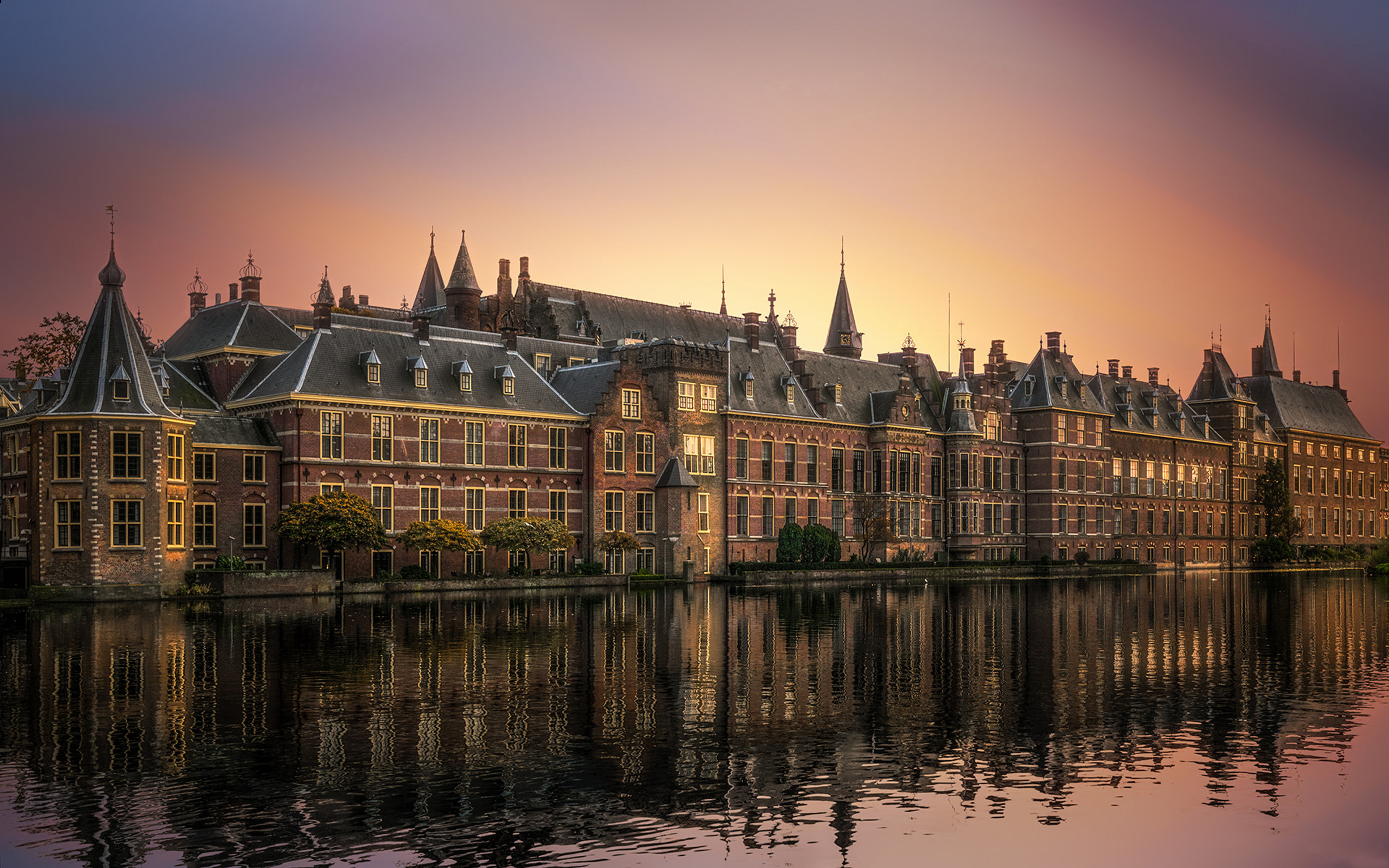 Sunset Binnenhof Is A Complex Of Buildings In The City Center Of The Hague Netherlands Ultra HD Wallpaper For Desktop Mobile Phones And Laptops 3840x2400, Wallpaper13.com