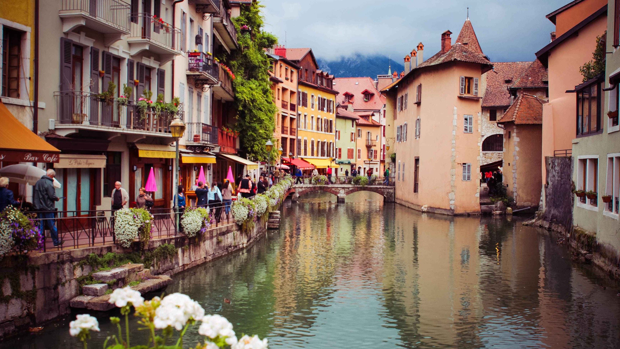 Annecy 4K wallpaper for your desktop or mobile screen free and easy to download