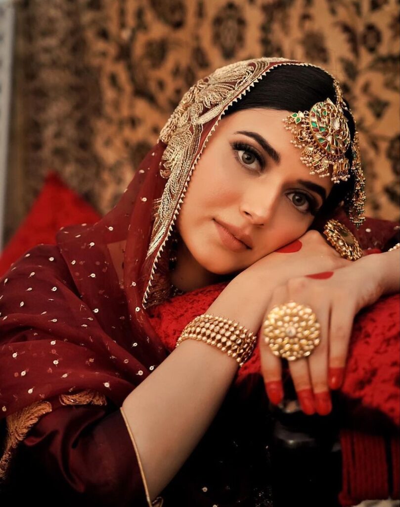 Nimrat Khaira HD Wallpaper & Photo Free Download