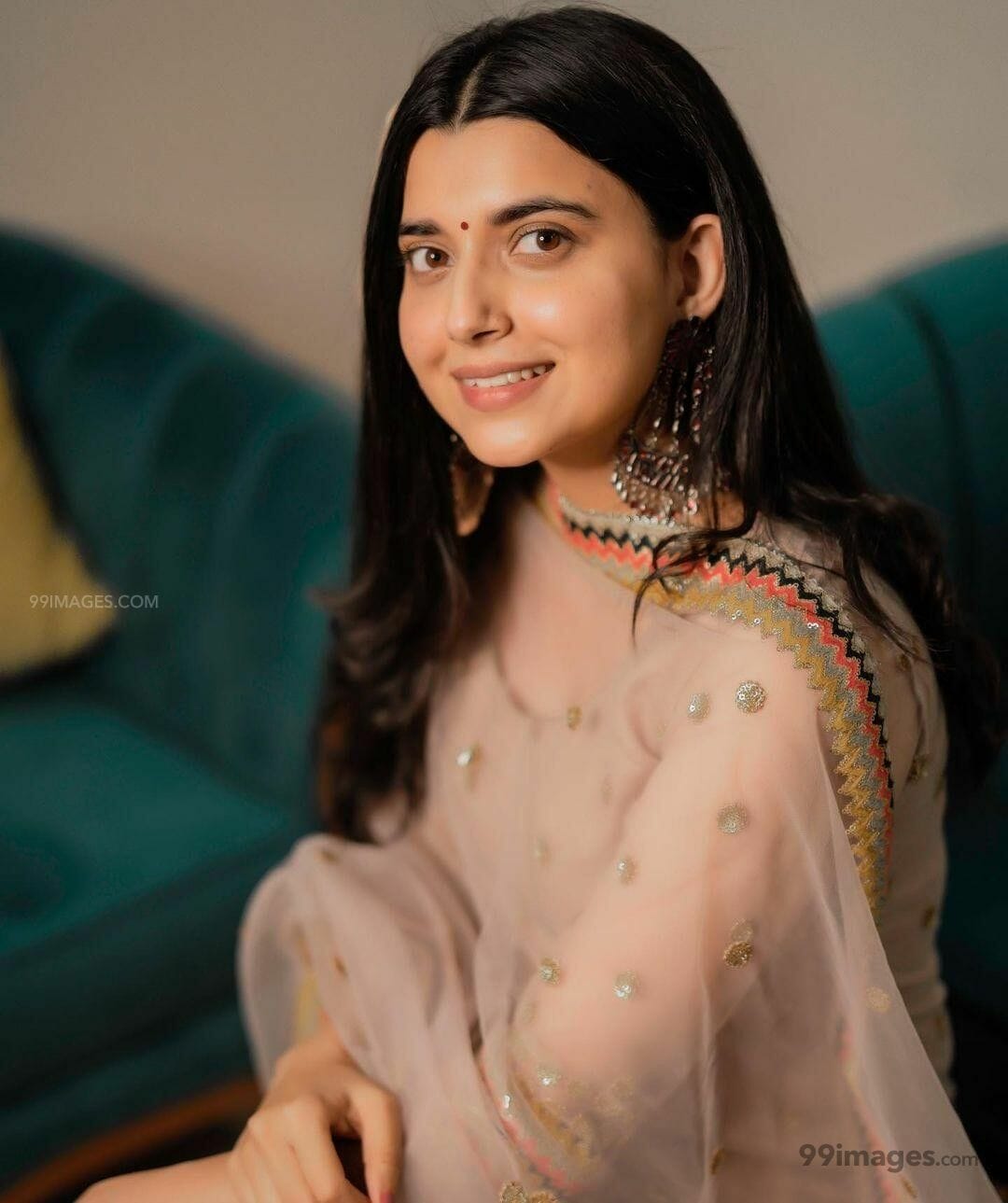 Nimrat Khaira HD Wallpaper (Desktop Background / Android / iPhone) (1080p, 4k) (1080x1289)