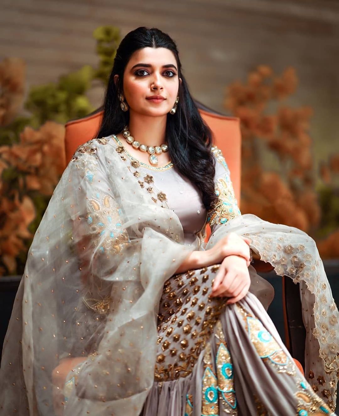 Nimrat Khaira HD Wallpaper & Photo Free Download