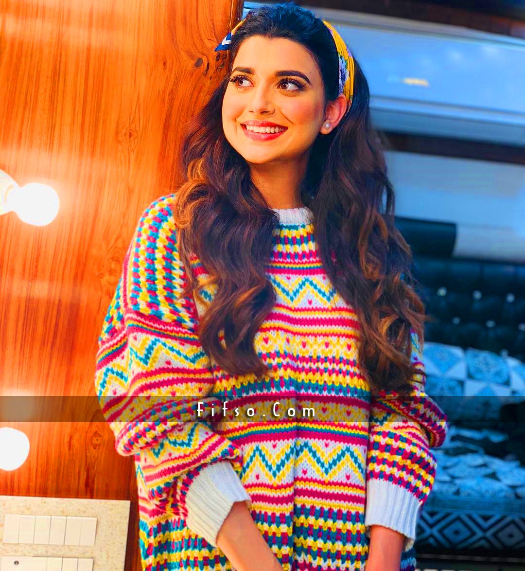Beautiful Nimrat Khaira Free HD Wallpaper Download 2021