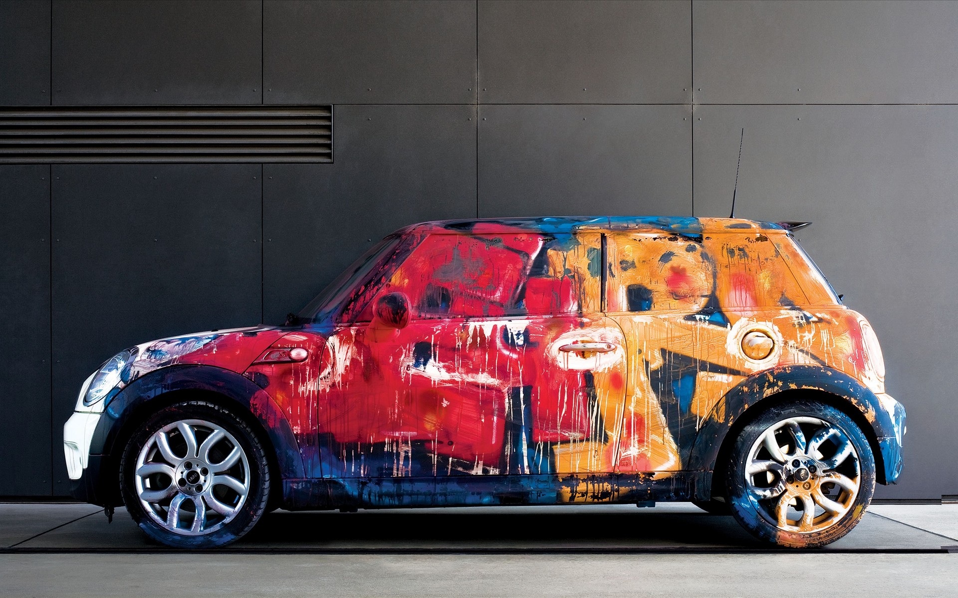 Exquisite Paint With Cars Design in HD Exquisite Paint With Cars Design in HD