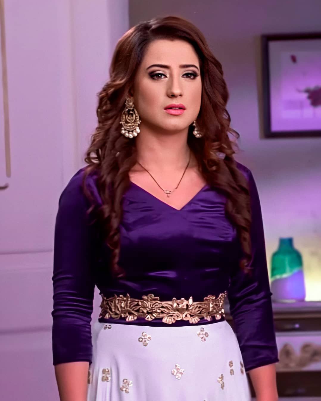 Alisha Panwar  Celebrity Style in Jamai Raja Episode 508 2016 from  Episode 508  Charmboard