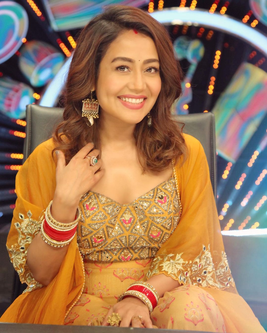 Neha Kakkar HD Photo & Wallpaper Free Download