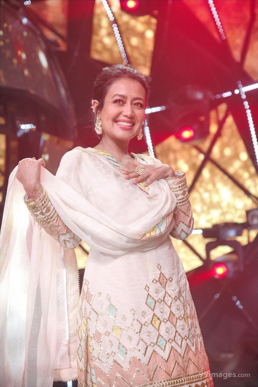 ✓[4] Neha Kakkar Beautiful Photo & Mobile Wallpaper HD (Android IPhone) (1080p) (360x540)