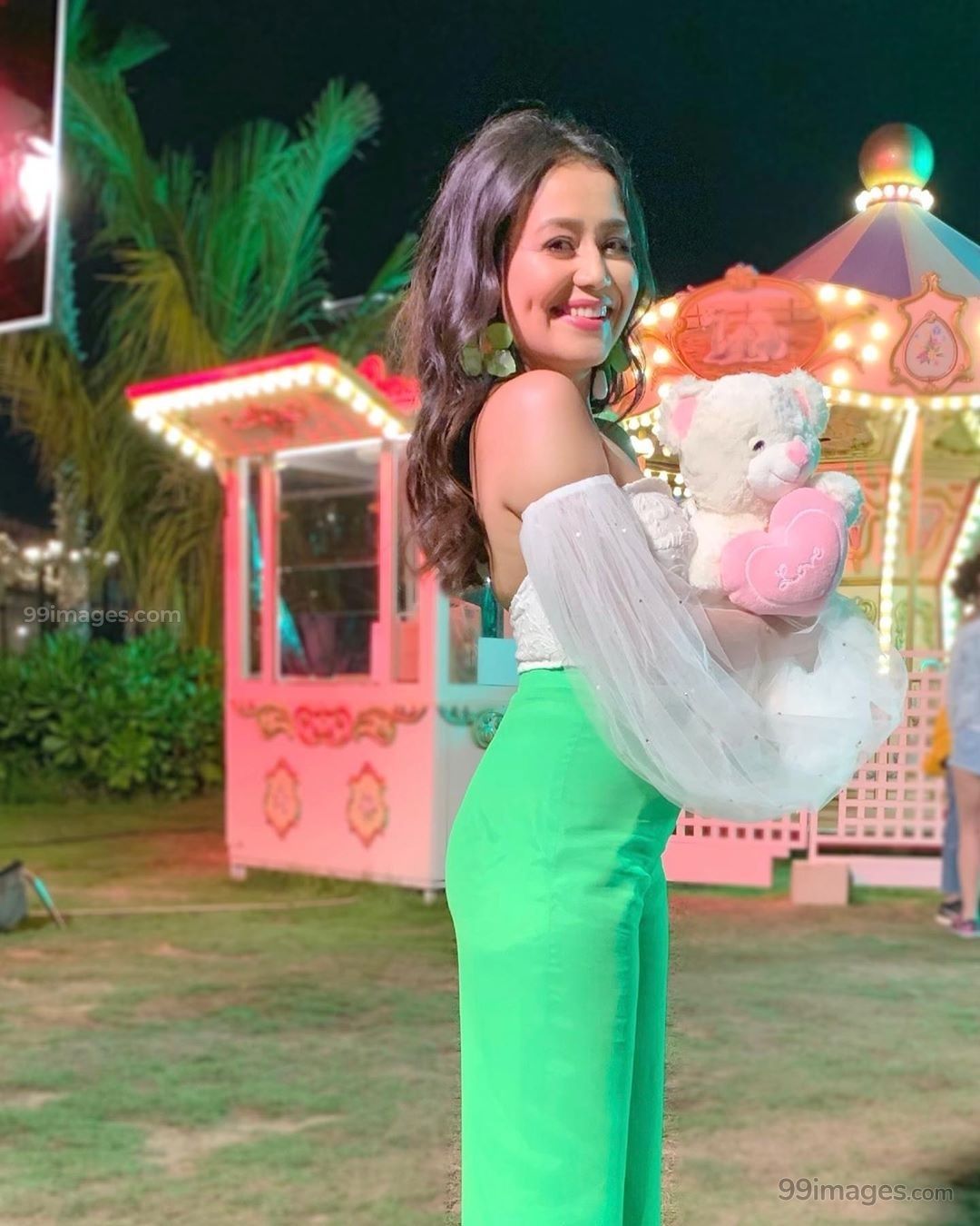 Neha Kakkar Beautiful Photo & Mobile Wallpaper HD (Android IPhone) (1080p) - #nehakakkar #actres. Neha Kakkar, HD Wallpaper For Mobile, Mobile Wallpaper