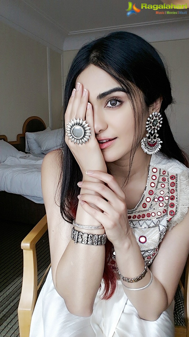 Most Beautiful Actress Adah Sharma Wallpaper How To Style Coffee Table  Wallpapermost Nature House World Place Things Flower | Загрузка изображений