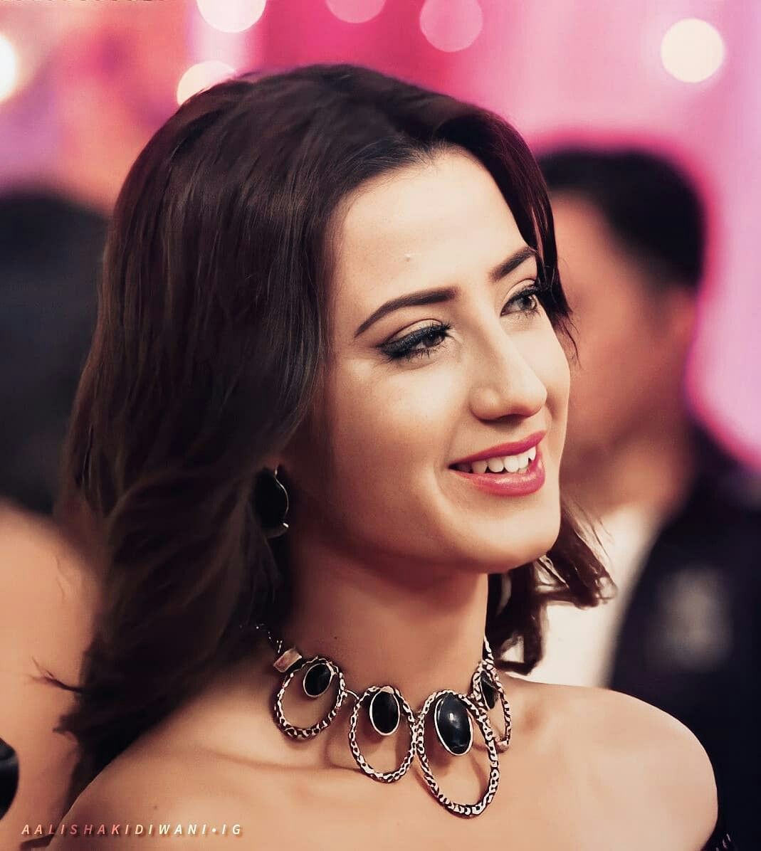 Aalisha Panwar | Actresses, Fashion, Indiana