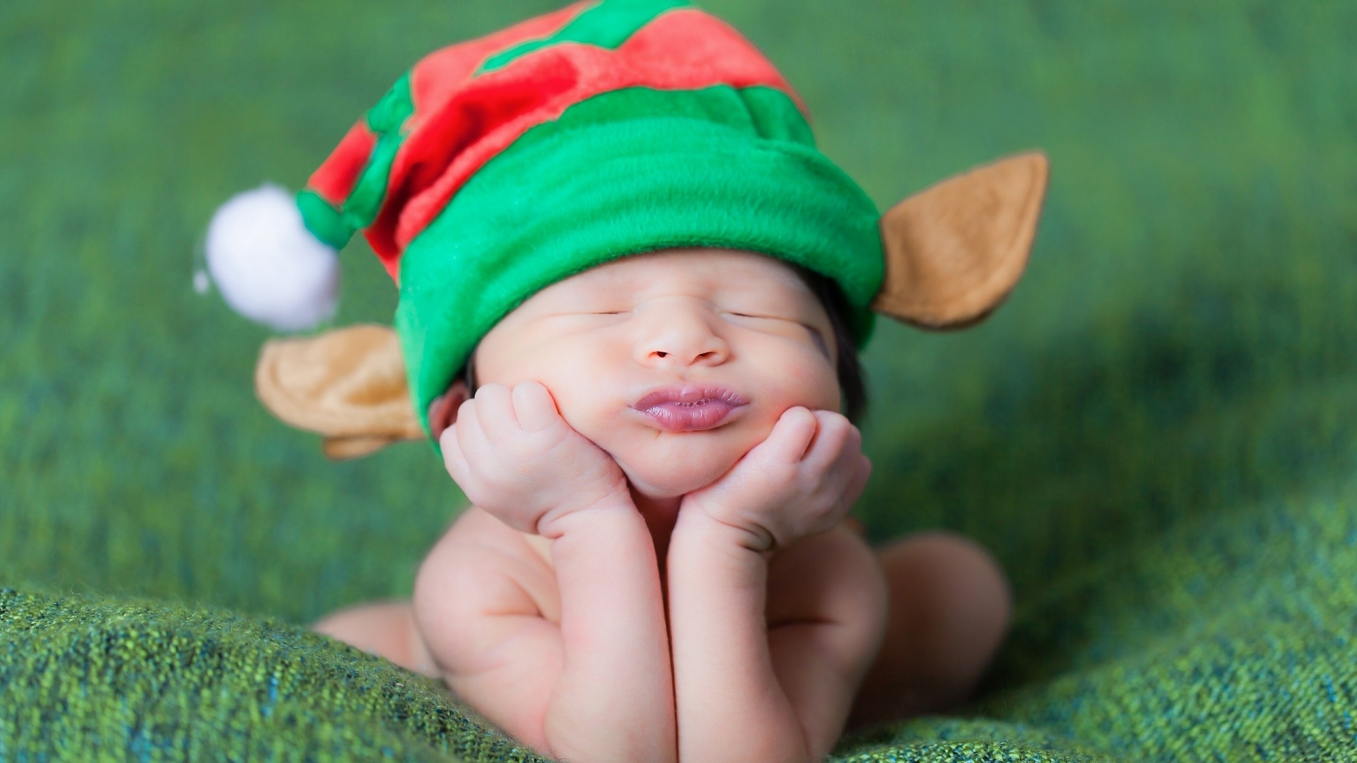 Sweet Little Baby Boy 1920 x 1080 HDTV 1080p Wallpaper