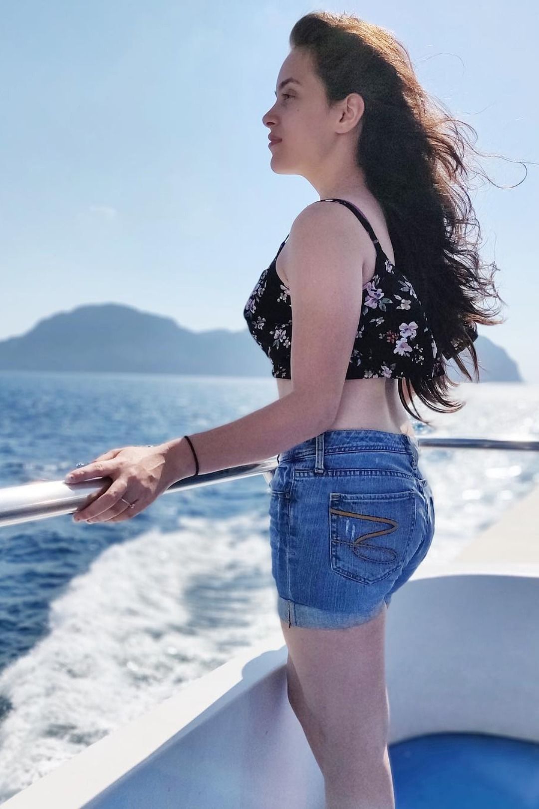 Simran dhanwani ideas. stylish girl, girl, girl photo