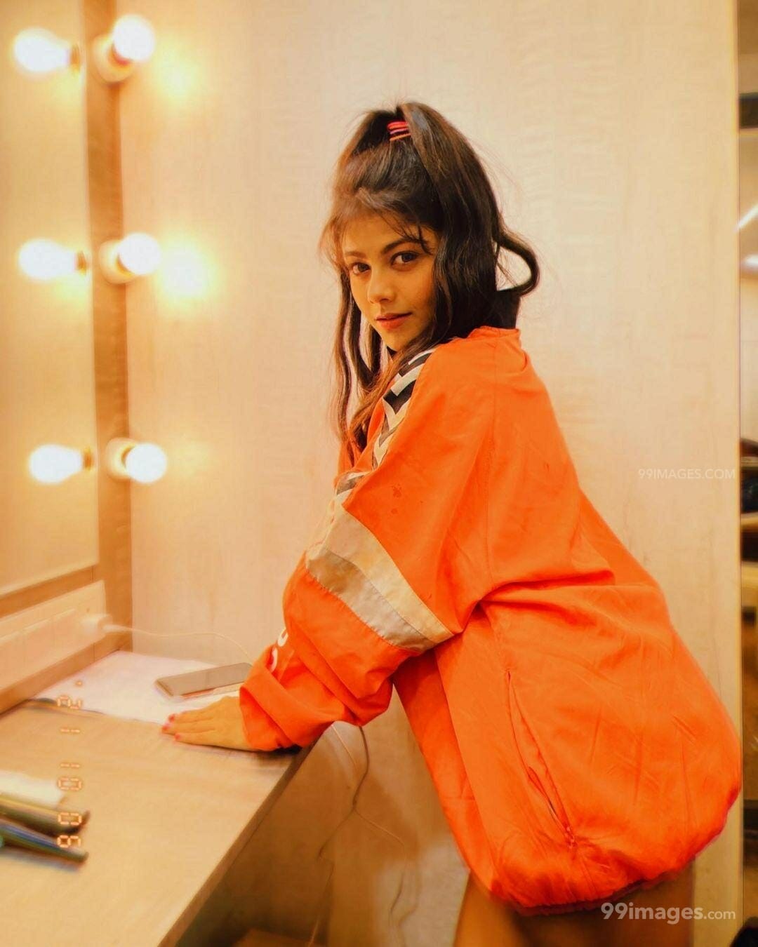 Pallavi Mukherjee Hot HD Photo & Wallpaper for mobile (1080p) (png / jpg)