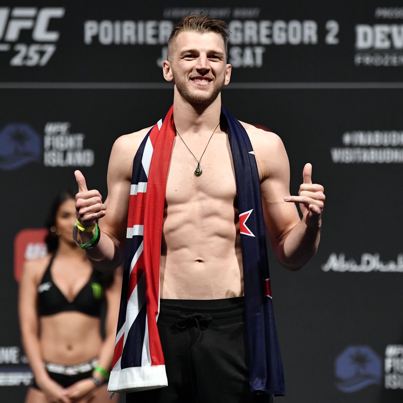 Dan Hooker finally back in New Zealand four weeks after UFC 257 fight