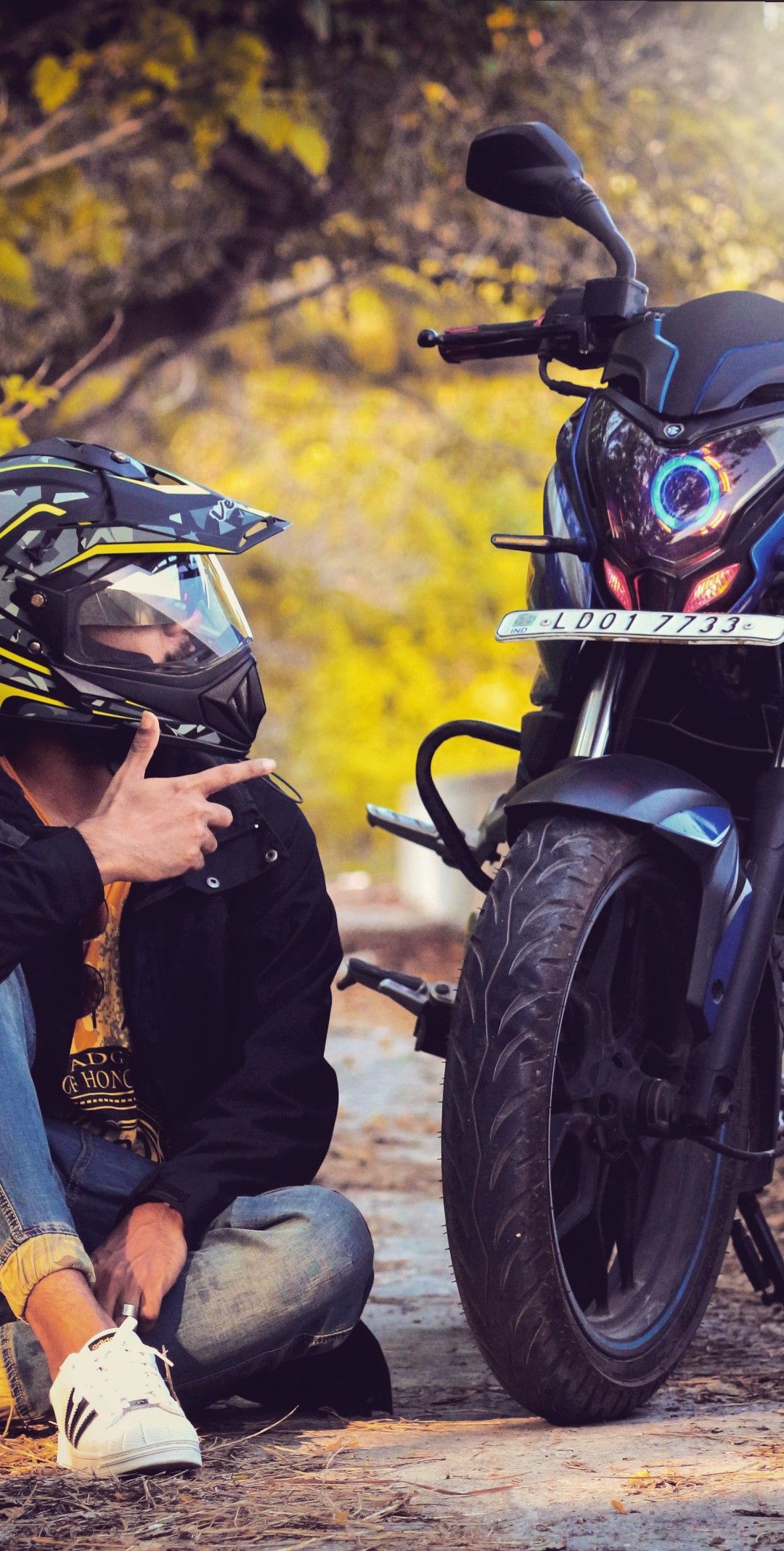 Pulsar Ns 200. Bike photohoot, Duke bike, Bike couple