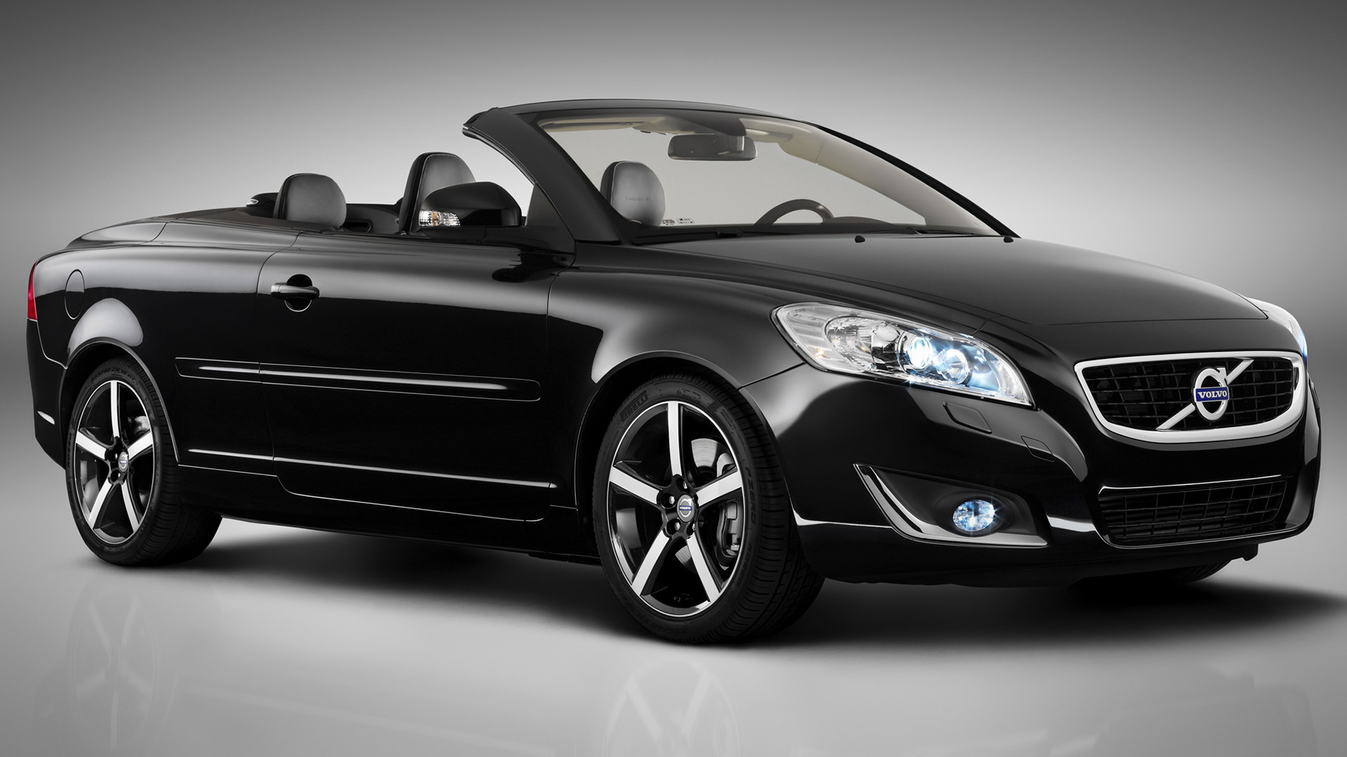 Volvo C70 HD Wallpaper