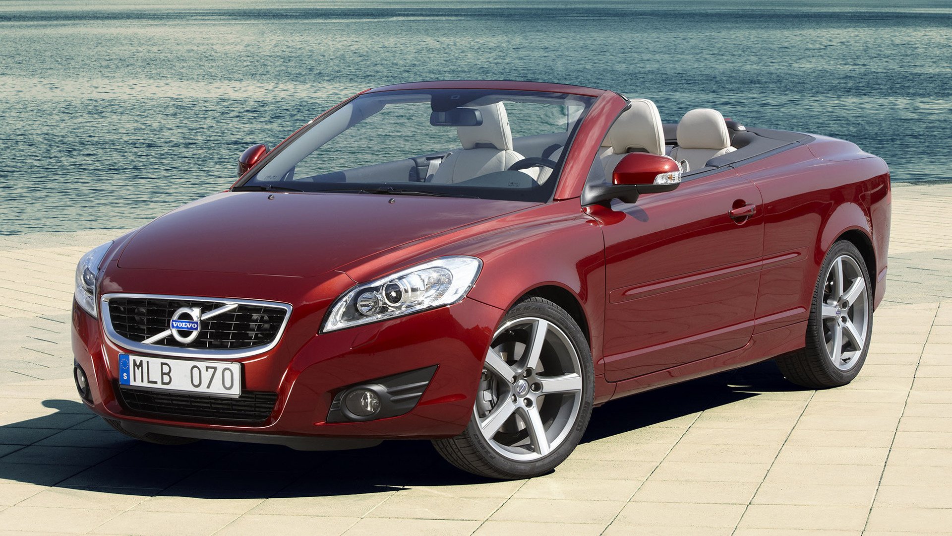 Volvo C70 HD Wallpaper