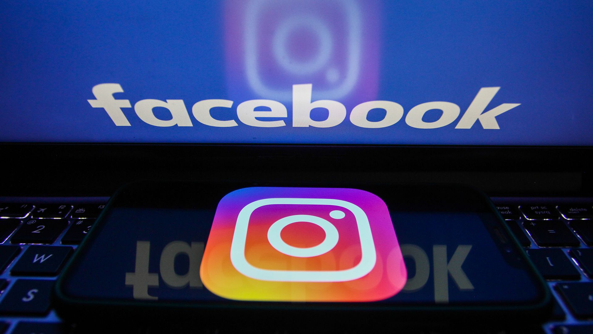 Facebook, Instagram and WhatsApp coming back online after widespread outage
