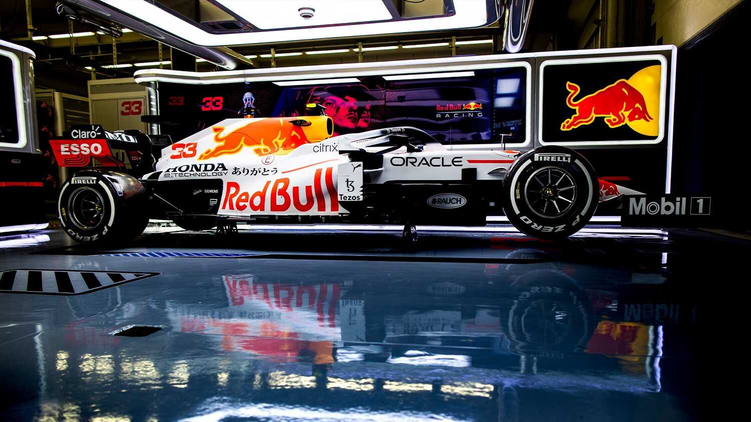 Photos: All angles of Red Bull's special livery!