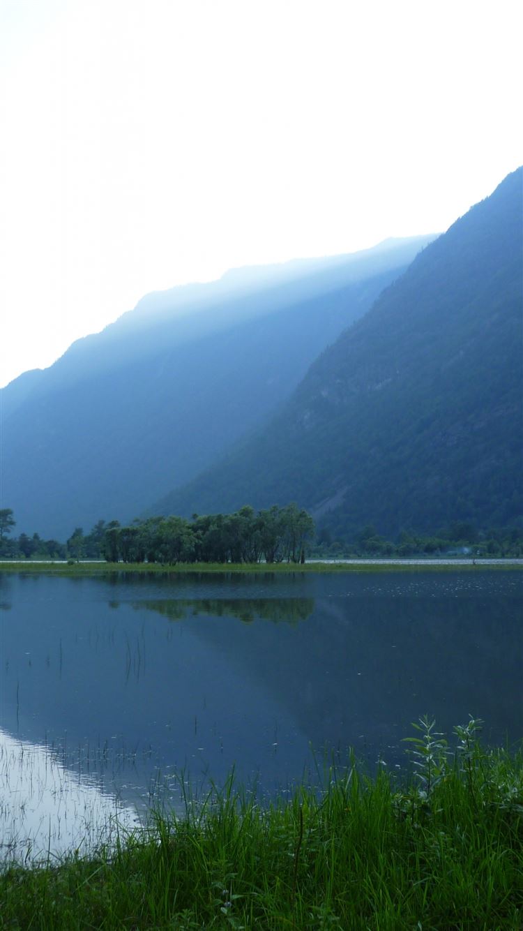 Altai Mountain Teletsky Lake Tourists Vacation Leisure Tourism iPhone 8 Wallpaper Free Download