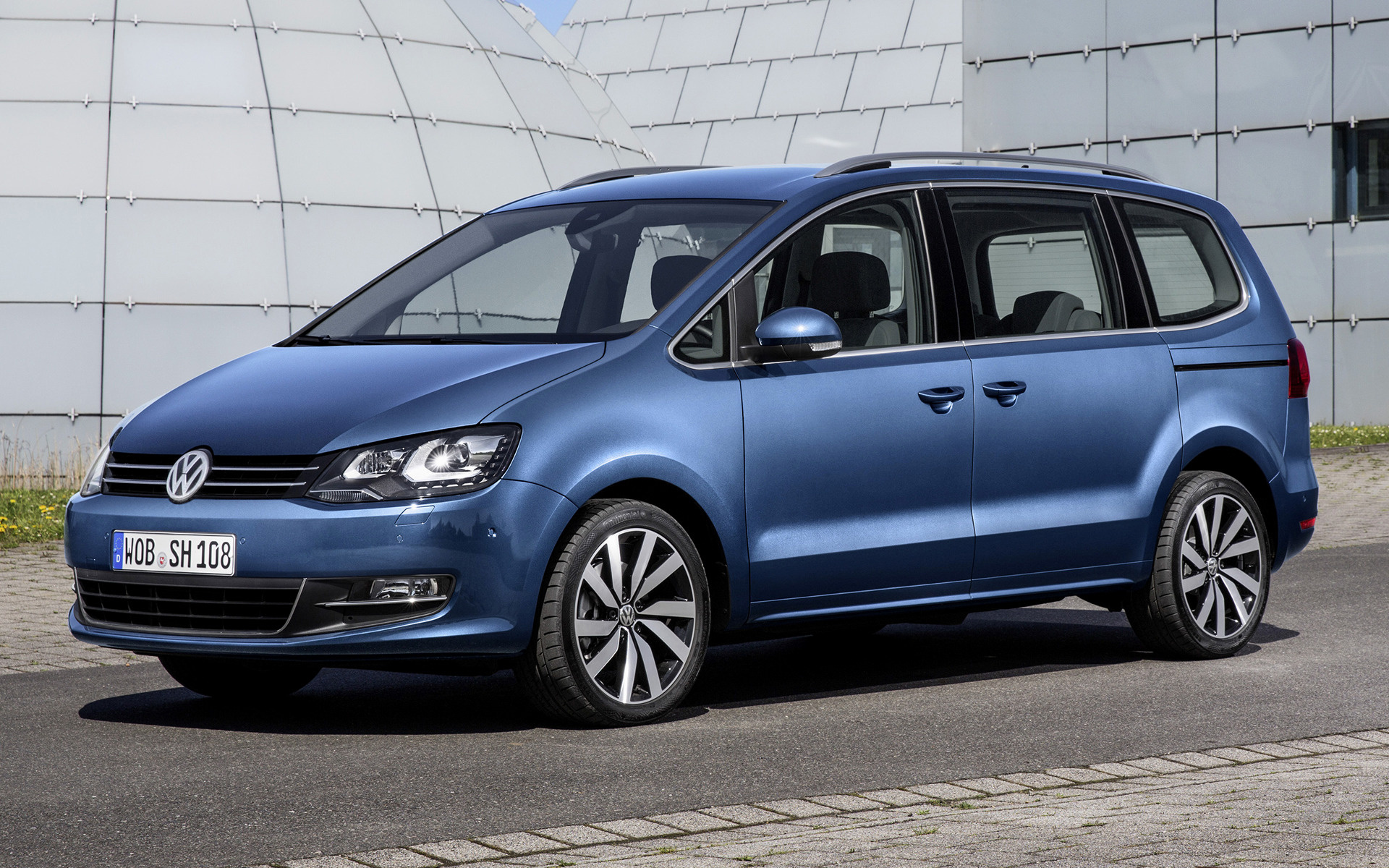 Volkswagen Sharan and HD Image