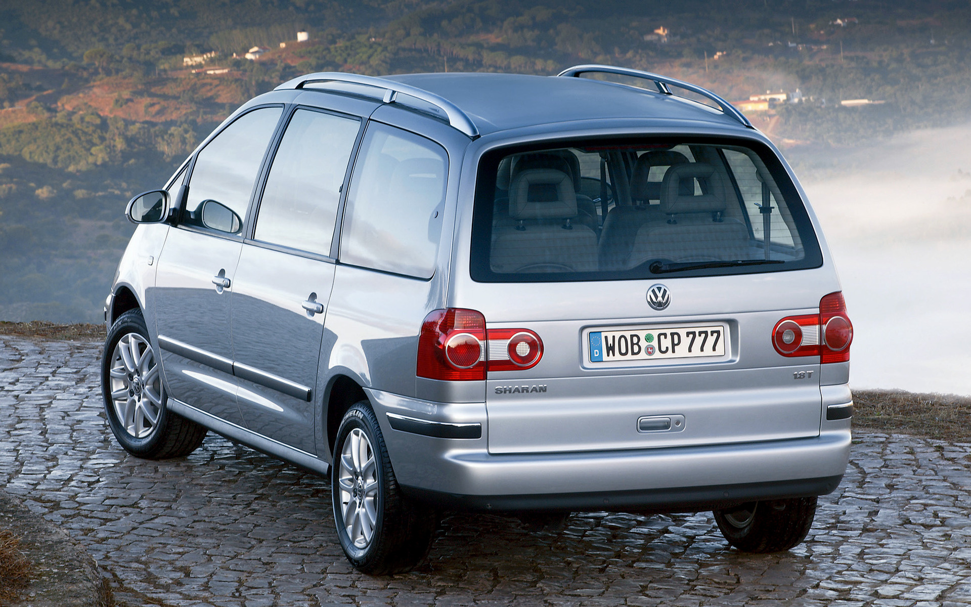 Volkswagen Sharan and HD Image