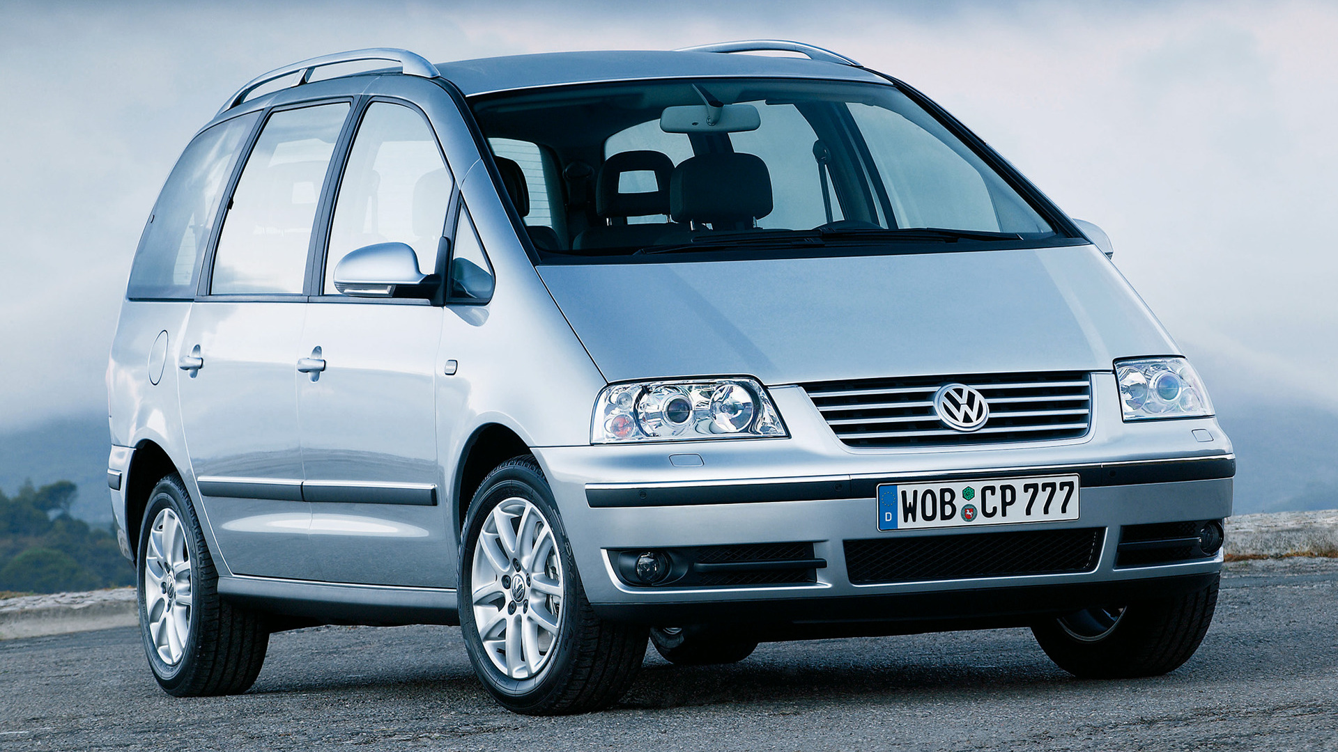 Volkswagen Sharan and HD Image