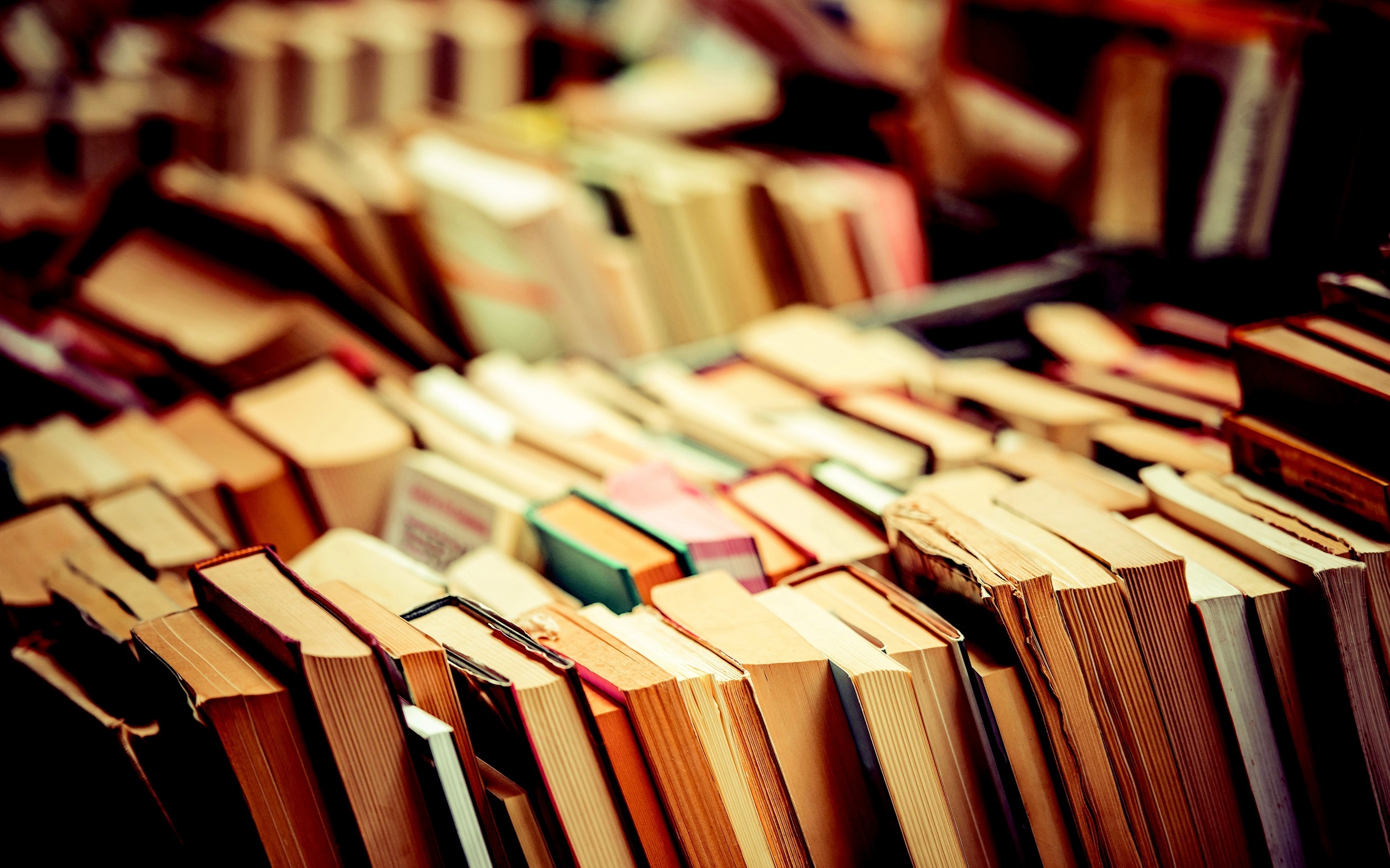 Download 2880x1800 Bookshop, Blurry, Photography Wallpaper for MacBook Pro 15 inch