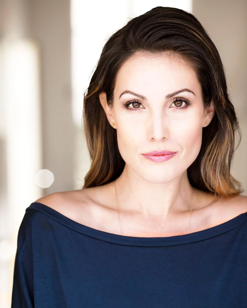 Carly Pope Photo