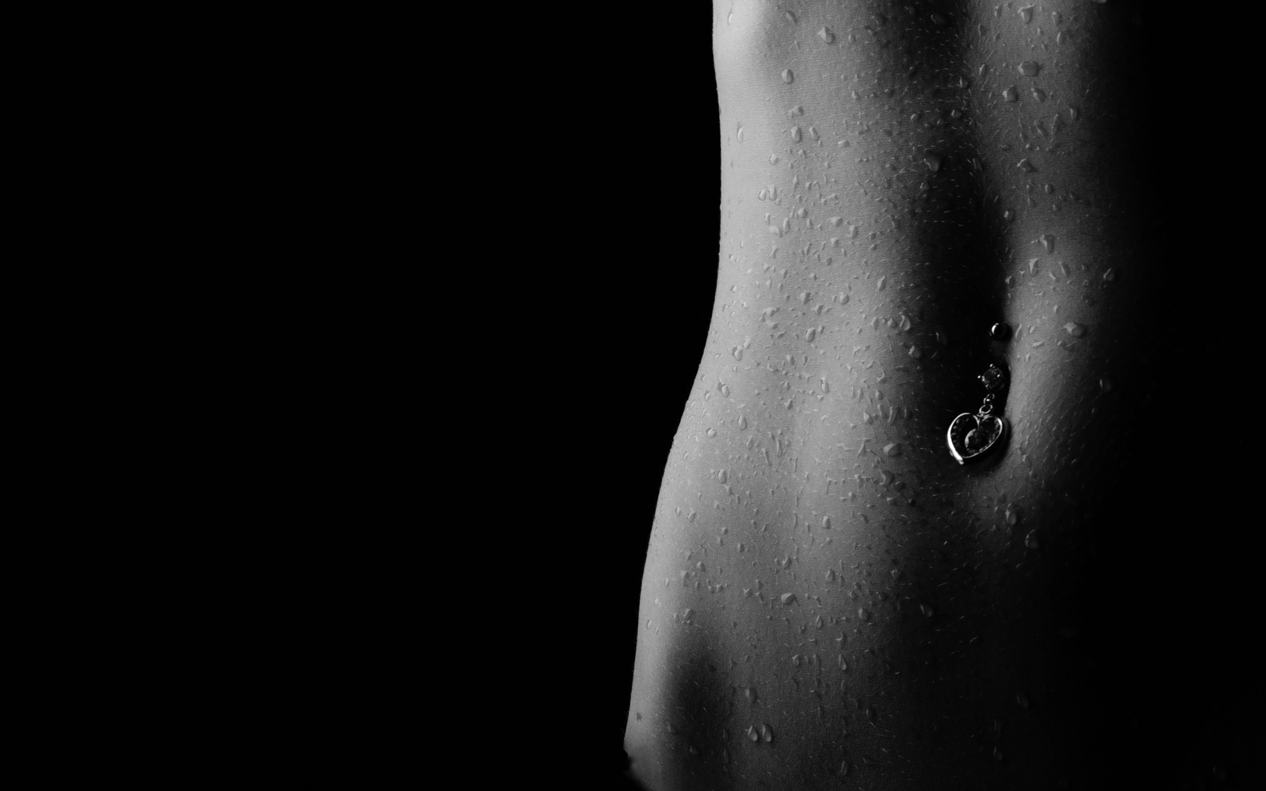 Wallpaper, women, piercing, wet, back, belly, skin, light, eye, hand, darkness, Sense, arm, black and white, monochrome photography, abdomen, human body, organ, close up, trunk 2560x1600