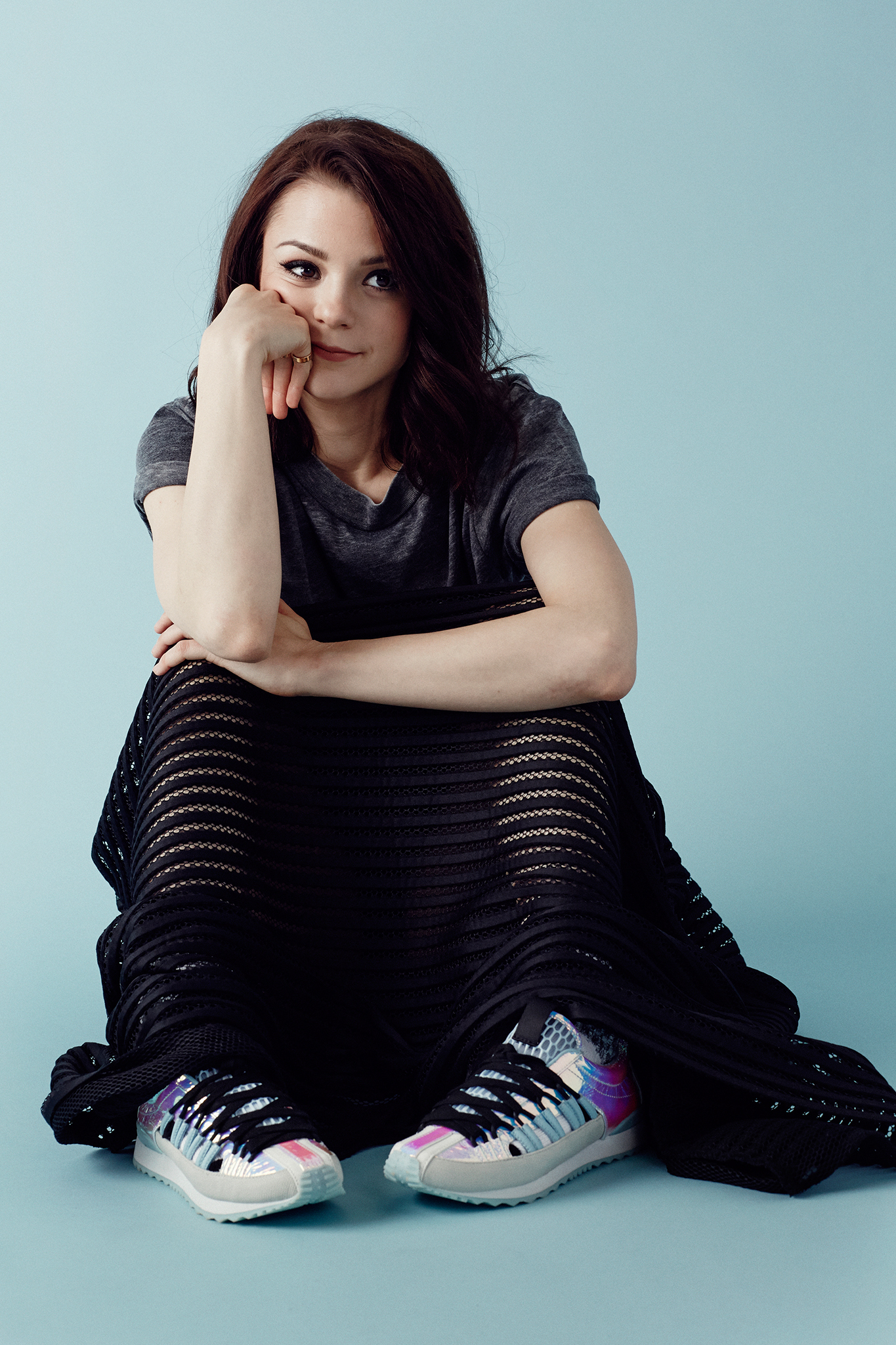 Wallpaper, kathryn prescott, women, actress, simple background, shoulder length hair, brunette 1365x2048