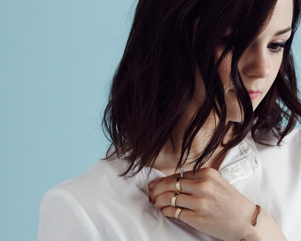 Desktop Wallpaper Kathryn Prescott, Hair On Face, HD Image, Picture, Background, Lhgtkh