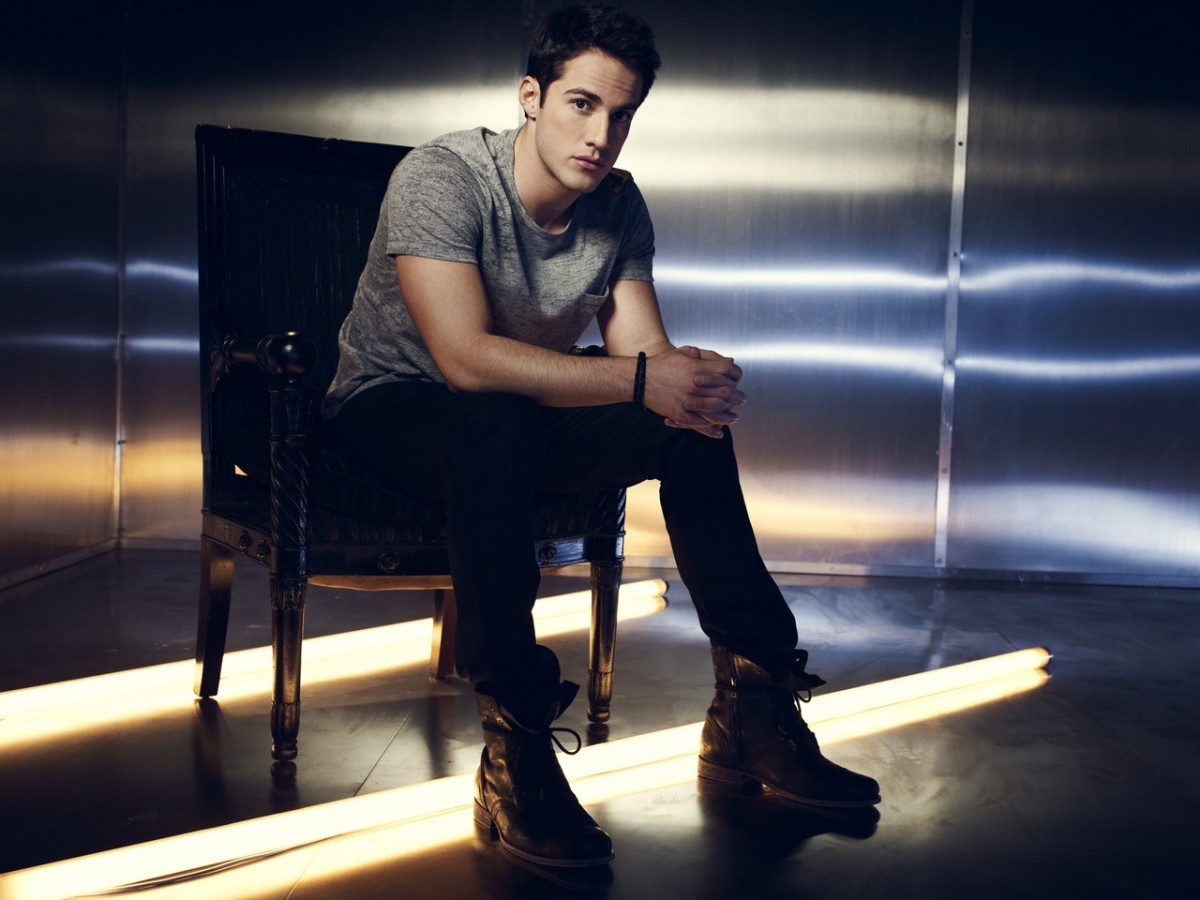 Michael Trevino wallpaper