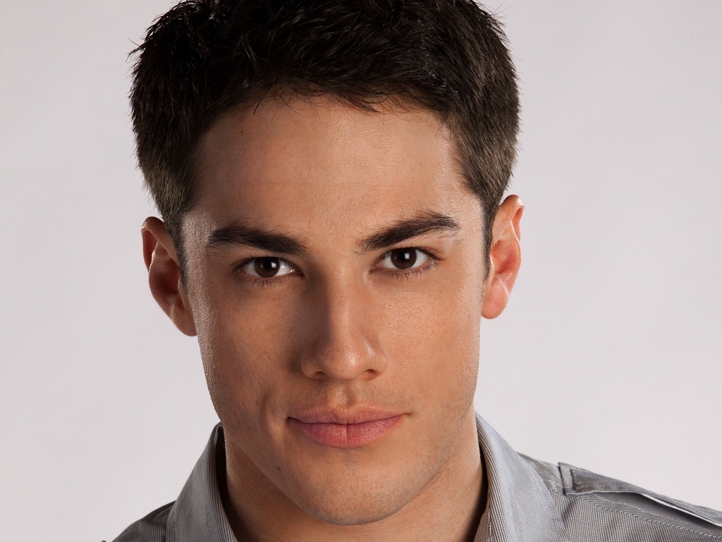 Michael Trevino ✯ Trevino Wallpaper