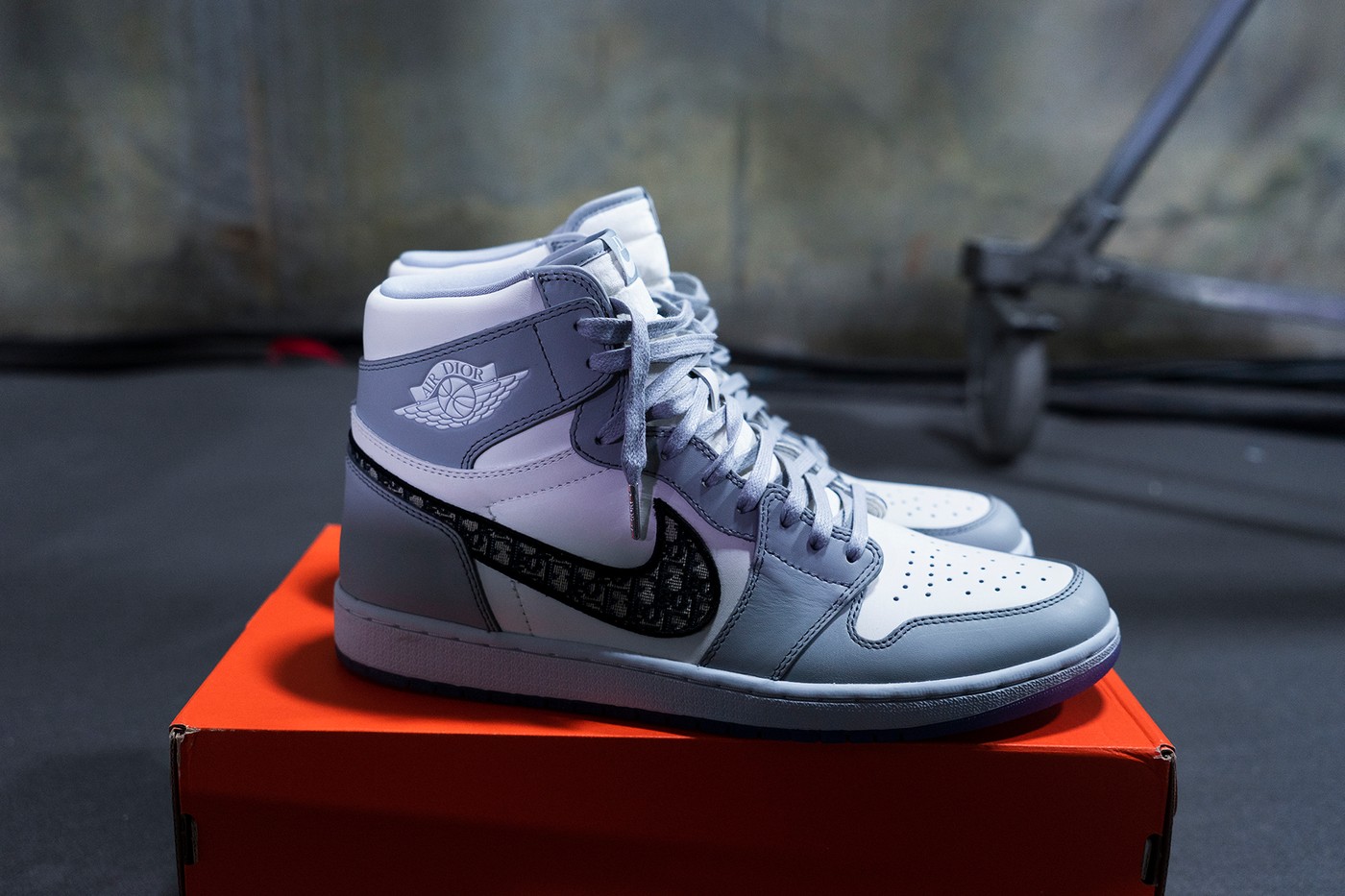 Official Image Dior x Air Jordan 1 High OG Inspiration and Discovery